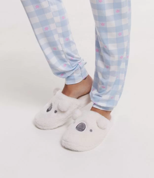 Pantufa Fechada Com Bordado De Coala Branco Neve
