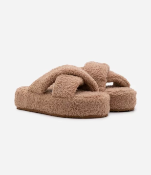Pantufa Aberta Com Tiras Cruzadas E Textura Peludinha Marrom