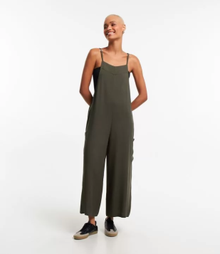 Macacão Em Viscose Com Bolso Cargo E Alcinha Com Regulador Verde