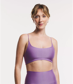 Top Esportivo Em Poliamida Com Textura Canelada E Alças Finas Lilás