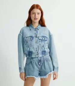 Jaqueta Cropped Jeans com Elástico na Barra