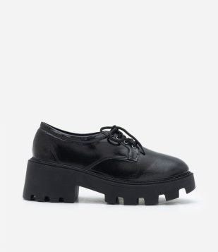Sapato Oxford em Verniz com Sola Tratorada Preto
