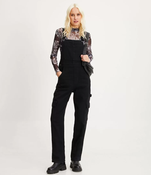 Macacão Longo Jeans Com Bolsos Cargo Preto