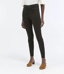 Calça Skinny em Sarja com Cintura Alta Sem Estampa