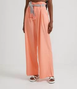 Calça Pantalona em Viscolinho com Cinto Faixa Bordado