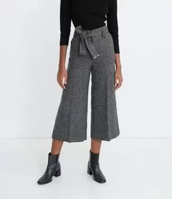 Calça Pantacourt Estampa Xadrez com Amarração na Cintura