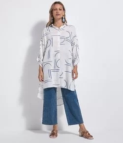 Camisa Alongada em Viscose com Estampa Geométrica