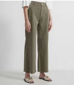 Calça Wide Leg em Sarja com Cintura Alta e Barra Desfiada