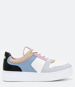 Tênis Cano Baixo com Recortes Coloridos
