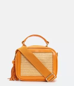 Bolsa Transversal Boxy com Ráfia e Pendente de Tassel