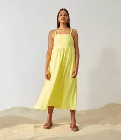 Vestido Midi sem Manga com Bolinhas nas Alças e Recorte no Busto