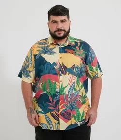 Camisa Manga Curta em Viscose Estampa Fauna - Plus Size