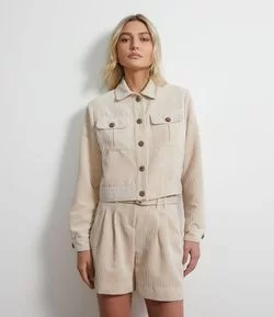 Jaqueta em Veludo com Bolso Utilitário e Botão de Flor