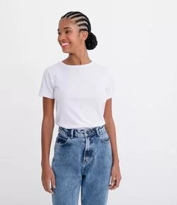 Blusa Básica em Algodão Peruano com Gola redonda e Manga Curta