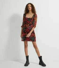 Vestido Curto em Tule com Estampa Floral Decote U e Manga Longa