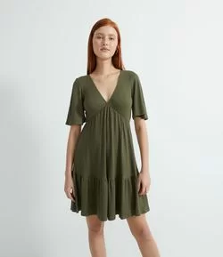 Vestido Curto Decote V em Viscose Texturizada