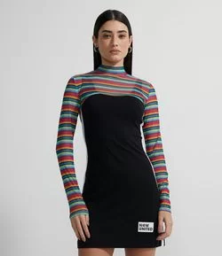 Blusa Super Cropped em Tule Listrado com Etiqueta Now United na Barra