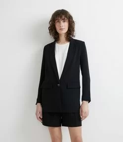 Blazer Alongado com Bolsos com Lapela e Botão no Centro
