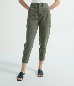 Calça Slouchy em Sarja com Recortes