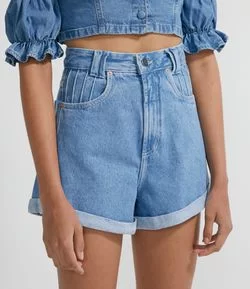 Short Baggy em Jeans com Listras no Espelho do Bolso