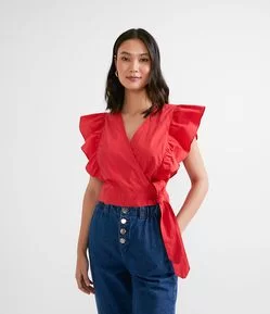 Blusa sem Manga em Tricoline Transpassado com Babados no Ombro e Amarração na Cintura