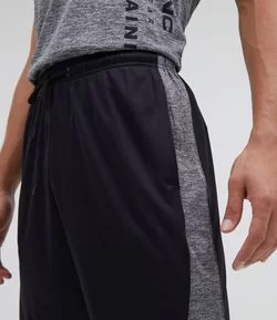 Bermuda Esportiva de Futebol com Recortes Lateral 