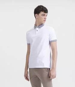 Polo Slim em Piquet com Gola e Punho com Detalhes em Jacquard