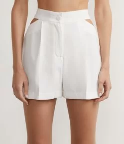Short Amplo em Crepe com Aberturas na Cintura