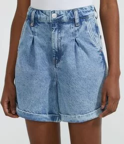 Bermuda Jeans com Pregas e Patch