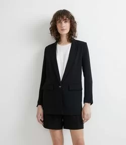 Blazer Alongado com Bolsos com Lapela e Botão no Centro