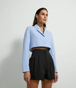 Blazer Cropped Alfaiataria com Botão Frontal
