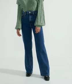 Calça  Wide Leg em Jeans com Barra Cortada a Fio