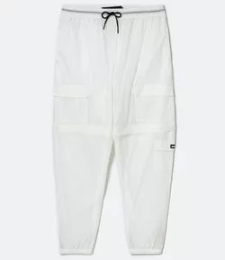 Calça Jogger em Poliamida que Brilha no Escuro e  Vira Bermuda