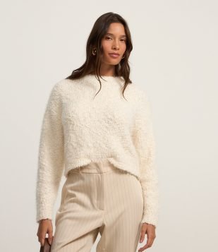 Suéter Slim em Tricô com Pelinhos Branco