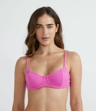 Biquíni Top Meia Taça em Poliamida Texturizada Rosa