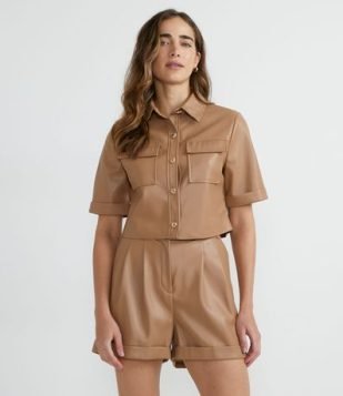  Camisa em Material Sintético com Botões de Coração Marrom 