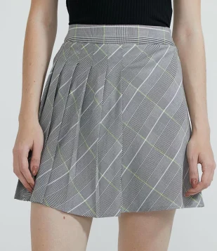 SAIA EVASÊ EM VISCOSE XADREZ COM METADE PLISSADA E CÓS ELÁSTICO CINZA