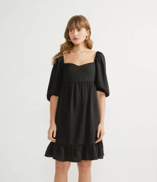 VESTIDO CURTO COM MANGA BUFANTE E BABADO NA BARRA PRETO