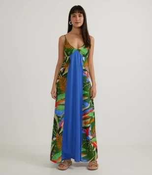 VESTIDO LONGO EM VISCOSE COM ESTAMPA SELVA E RECORTE FRONTAL VERDE