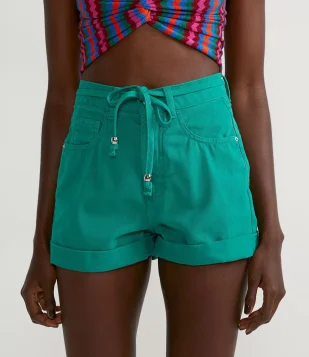 SHORT MOM SARJA COM AMARRAÇÃO VERDE