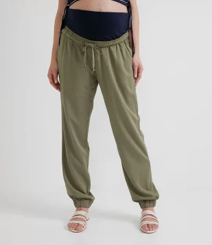 CALÇA JOGGER EM VISCOSE COM BARRIGUEIRA EM MALHA MATERNITY VERDE
