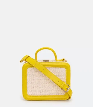 BOLSA TRANSVERSAL BOXY EM RÁFIA COM DETALHE CONTRASTANTE AMARELO