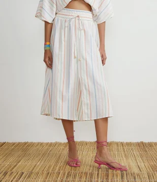 SAIA MIDI EM VISCOSE COM CÓS LARGO E ESTAMPA DE LISTRAS BRANCO