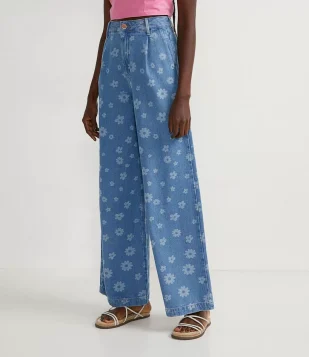 CALÇA WIDE LEG JEANS COM ESTAMPAS DE FLORZINHAS AZUL