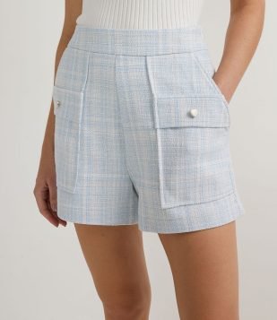  Bermuda em Tweed com Bolso Lapela e Botões de Coração Azul 