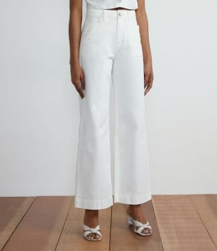  Calça Wide Leg em Sarja com Botão e Bolsos Diferenciados Branco 