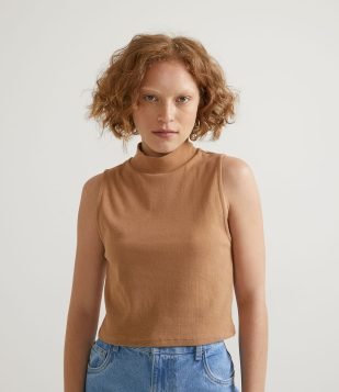  Blusa Regata Cropped Básica em Algodão com Gola Alta Marrom 