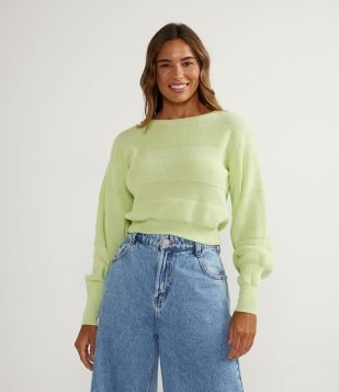  Blusão Curto em Tricô Listrado com Punhos Ajustados 