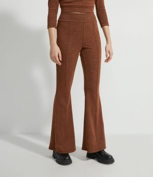  Calça Flare em Jacquard com Cós Largo