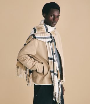 Cachecol em Tricô Xadrez com Franjas Bege e Preto